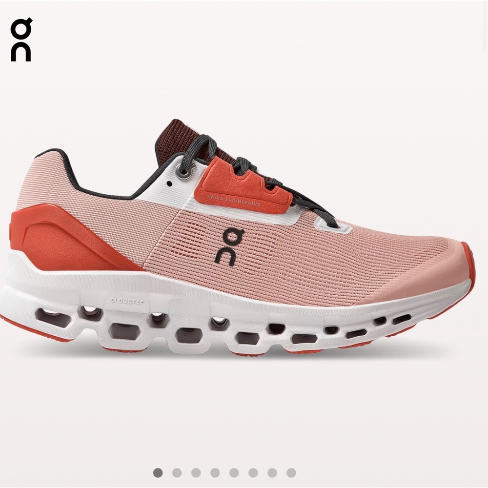 Cloudstratus Tennis Shoes